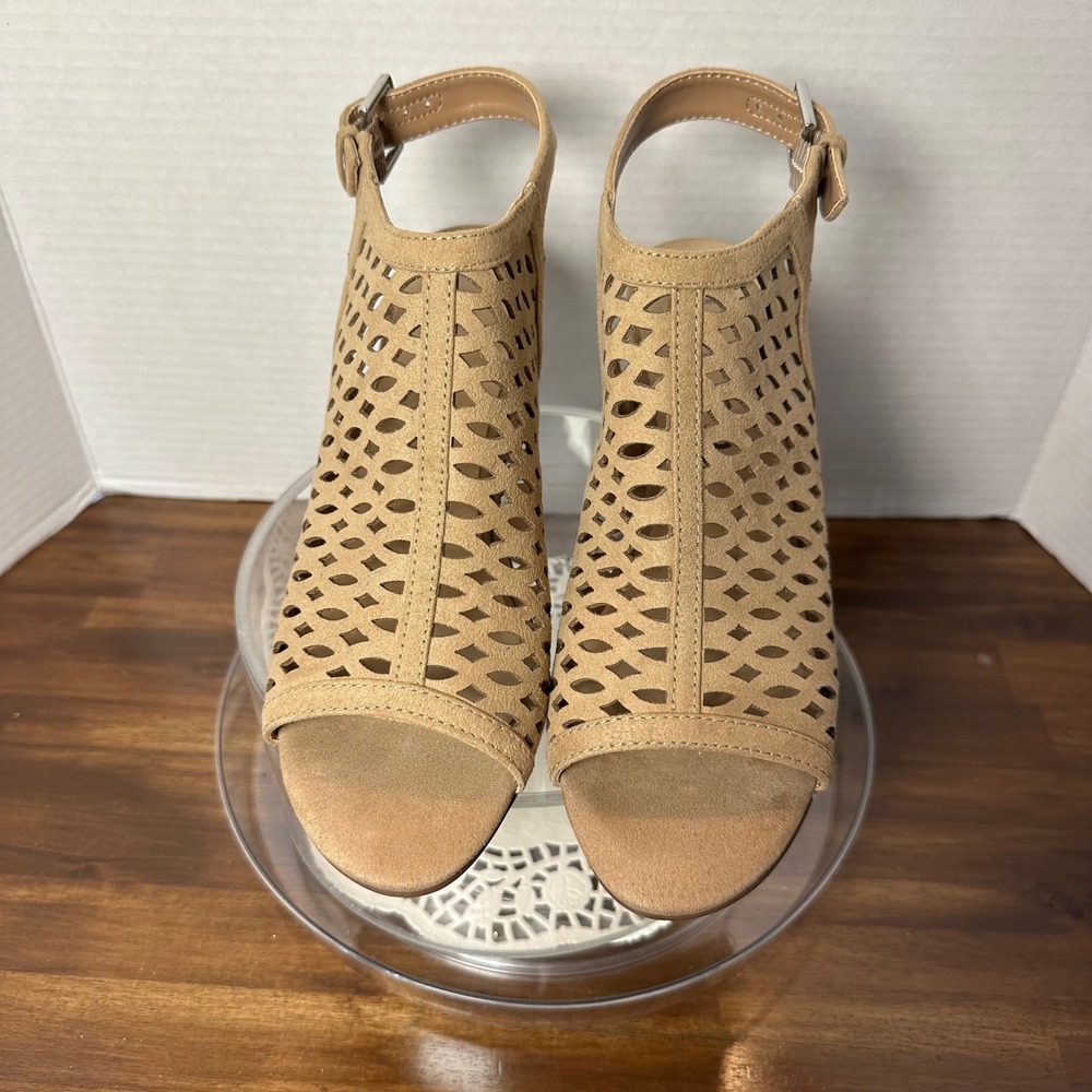 Unisa Unparlo Tan Laser Cut Block Heel Sandals Womens 7.5 M‎ Peep Toe Slingback - Picture 2 of 12